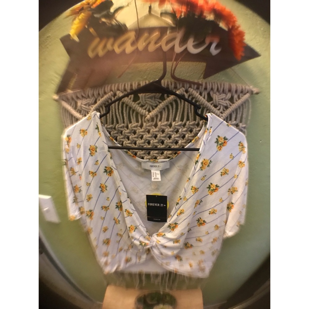 Floral Crop Top 🌻 - Picture 1 of 1